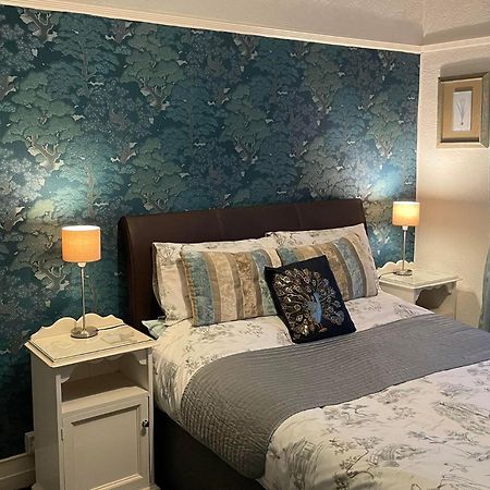 Esjays At Knowles House Bed and Breakfast Lytham St Annes Buitenkant foto
